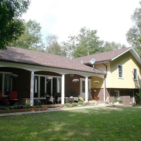 Jacob'S Stone Bed & Breakfast Miller Lake Exterior photo