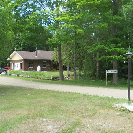 Jacob'S Stone Bed & Breakfast Miller Lake Exterior photo